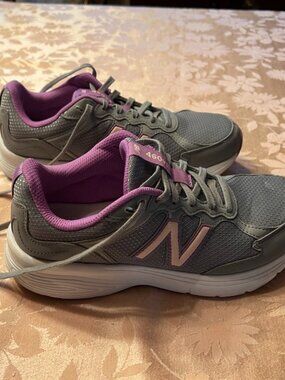 New Balance 460v3 Women’s Sneakers Size 10 Wide Gray Purple — Worn Once